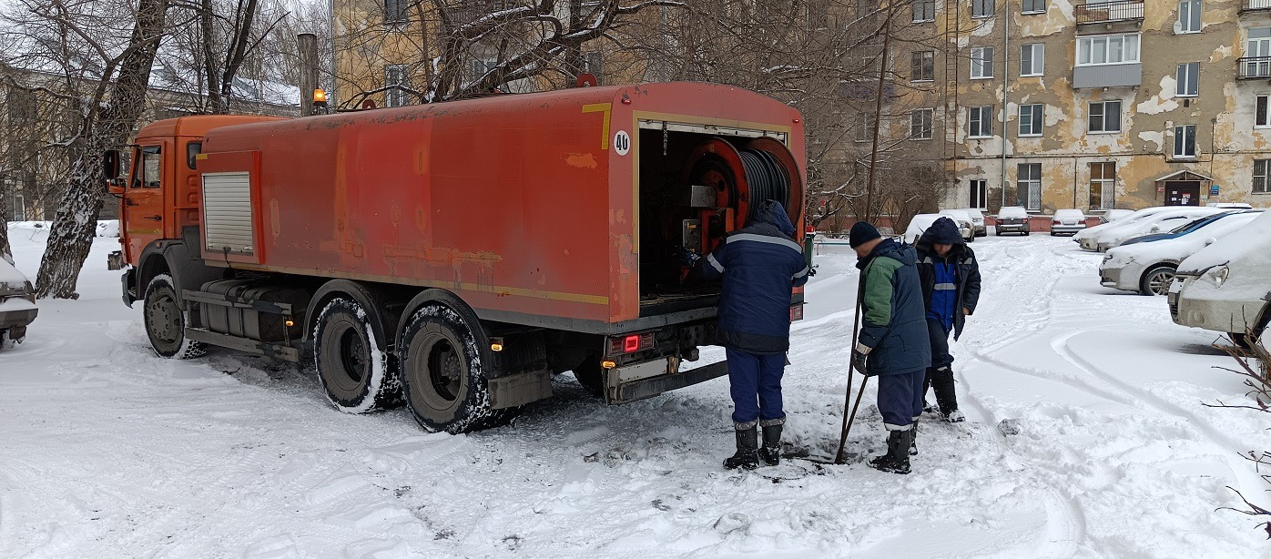 Прочистка канализации от засоров гидропромывочной машиной и специальным оборудованием в Чайковском