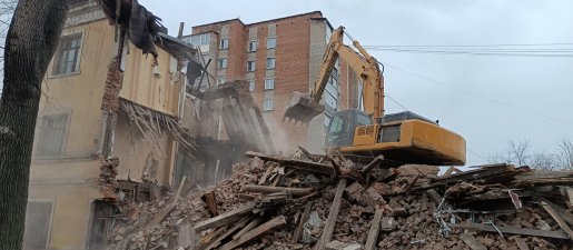 Промышленный снос и демонтаж зданий спецтехникой стоимость услуг и где заказать - Пермь