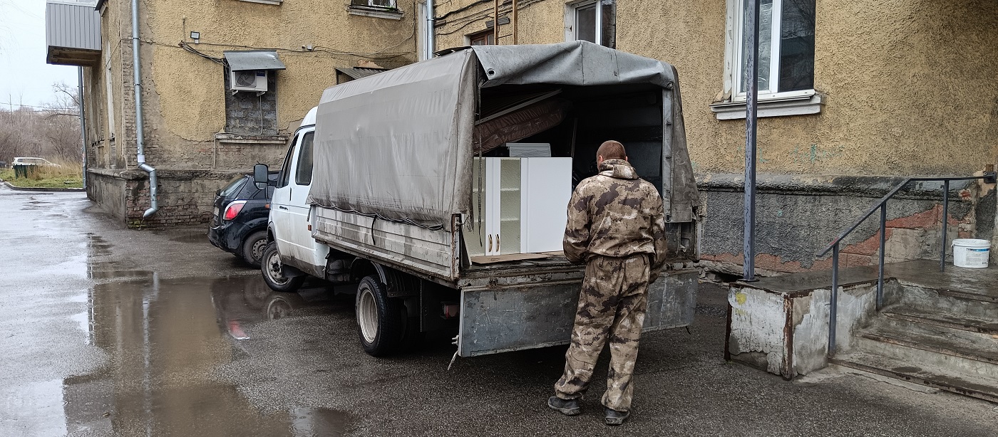 Квартирные перевозки. Погрузка мебели в Газель в Пермском крае